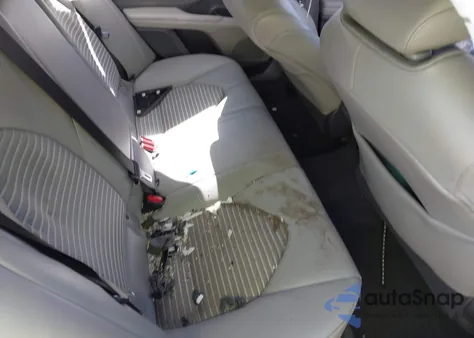 2020 Toyota Camry Se z USA, uszkodzony, nr VIN 4T1G11AK5LU974311